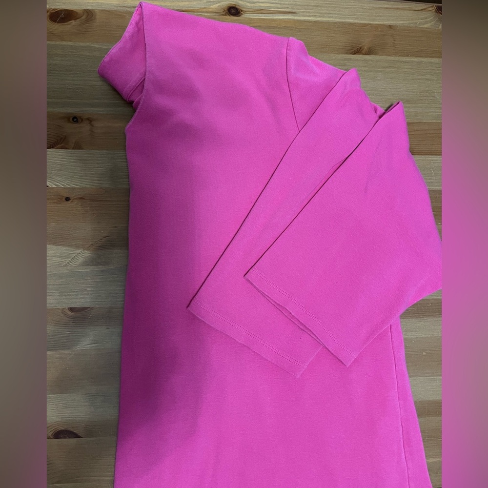 3/4 sleeves, size 18/20, t-shirt material